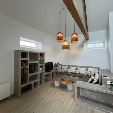 Domaine Du Grand Caugy 호텔 *