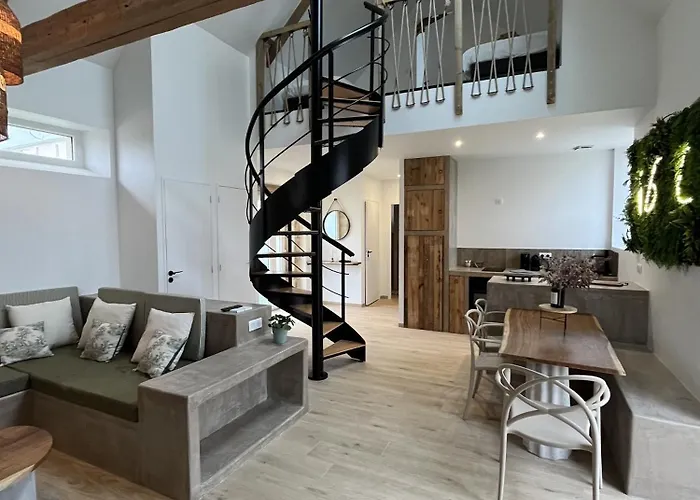 Domaine Du Grand Caugy Hotel