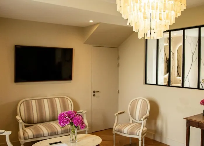 Domaine Du Grand Caugy Hotel *