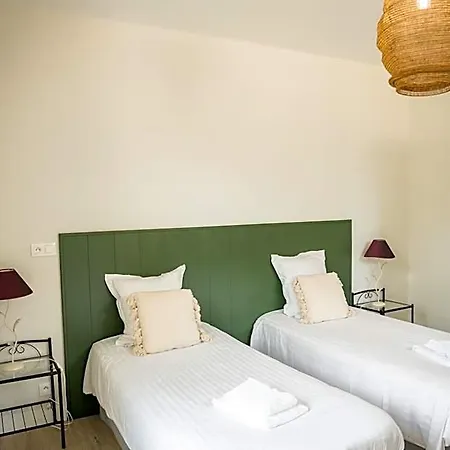 Domaine Du Grand Caugy Hotel *
