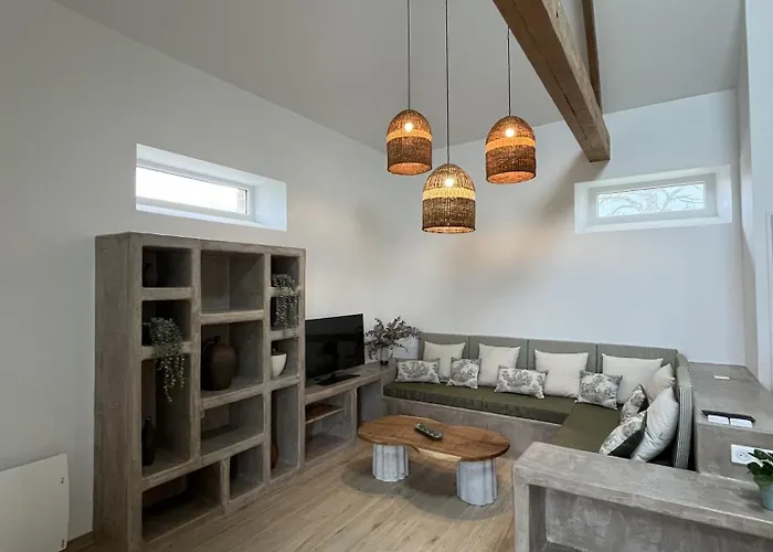 Domaine Du Grand Caugy Hotel *